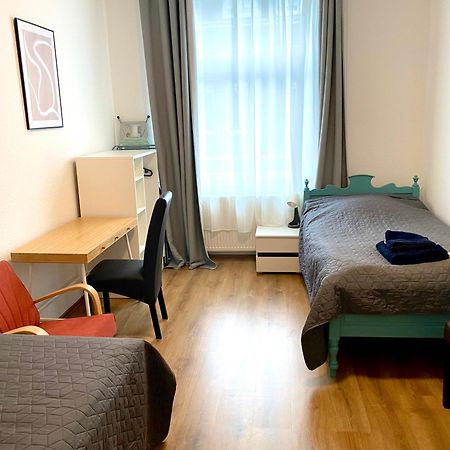 2 Rooms, Free Parking, 25 Min To Duesseldorf, 150 Mbps Wlan Дуйсбург Экстерьер фото