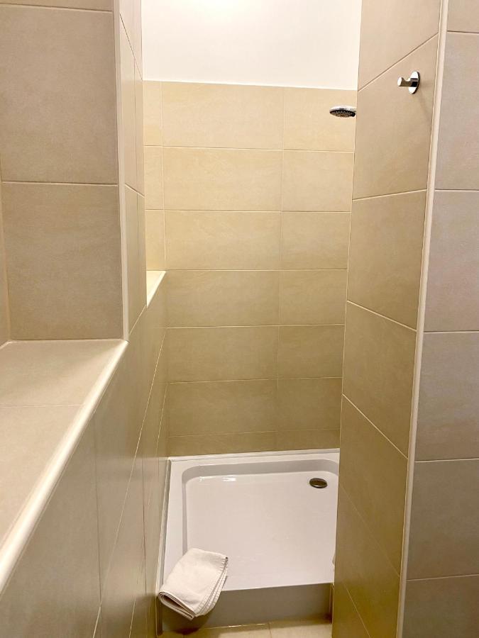 2 Rooms, Free Parking, 25 Min To Duesseldorf, 150 Mbps Wlan Дуйсбург Экстерьер фото