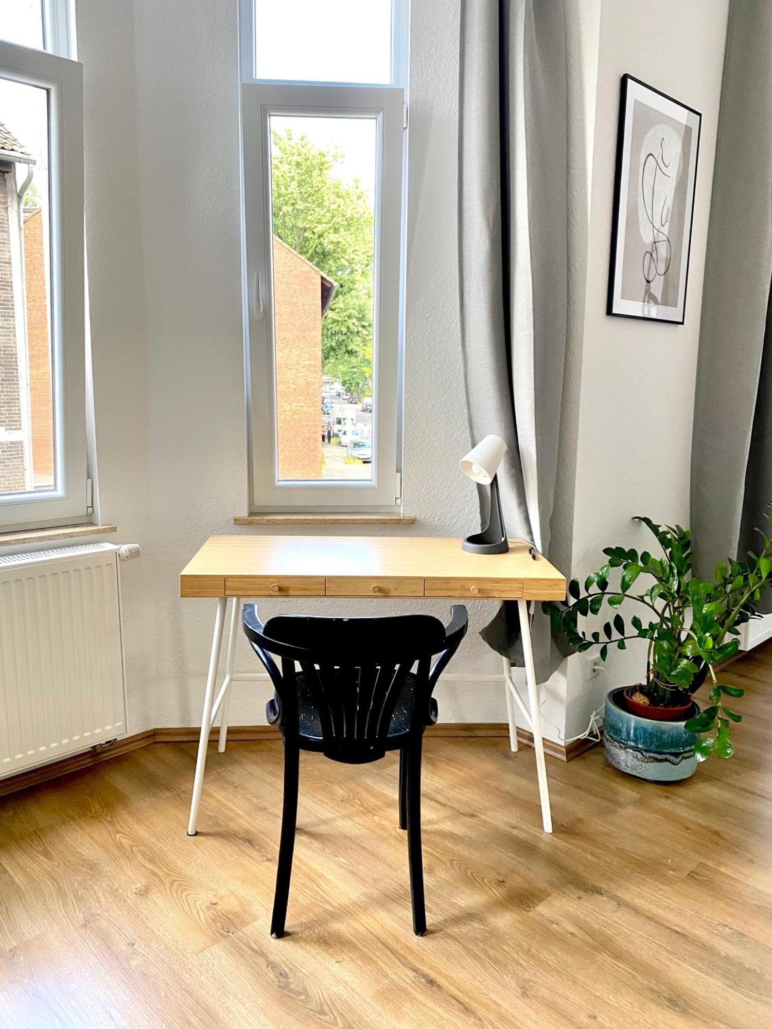 2 Rooms, Free Parking, 25 Min To Duesseldorf, 150 Mbps Wlan Дуйсбург Экстерьер фото